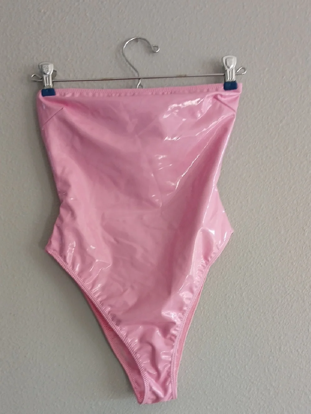 naked wardrobe Pink High Cut One Piece Xs Vinyl Swimsuit Barbie Pink Strapless - Picture 1 of 3